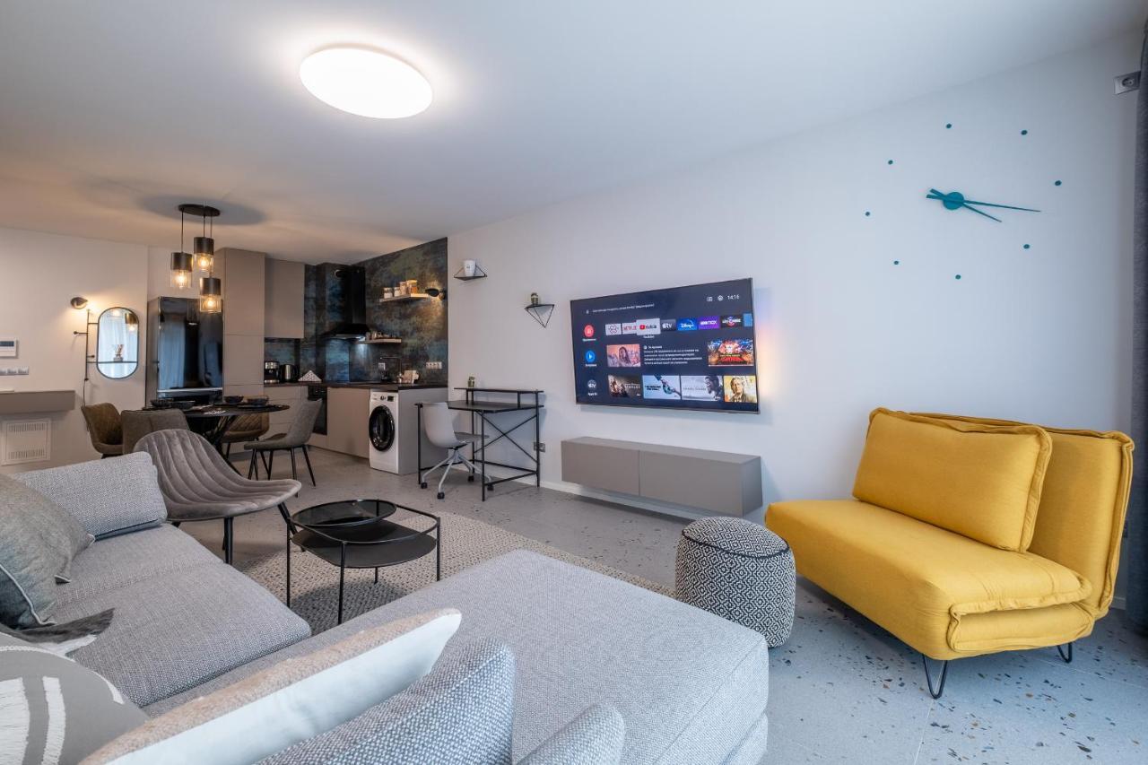 Emirates Lux Apartment And Parking ソフィア エクステリア 写真